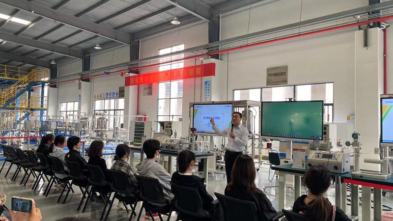 揭秘有机化工原料：精细化工行业的十大品牌与选材标准